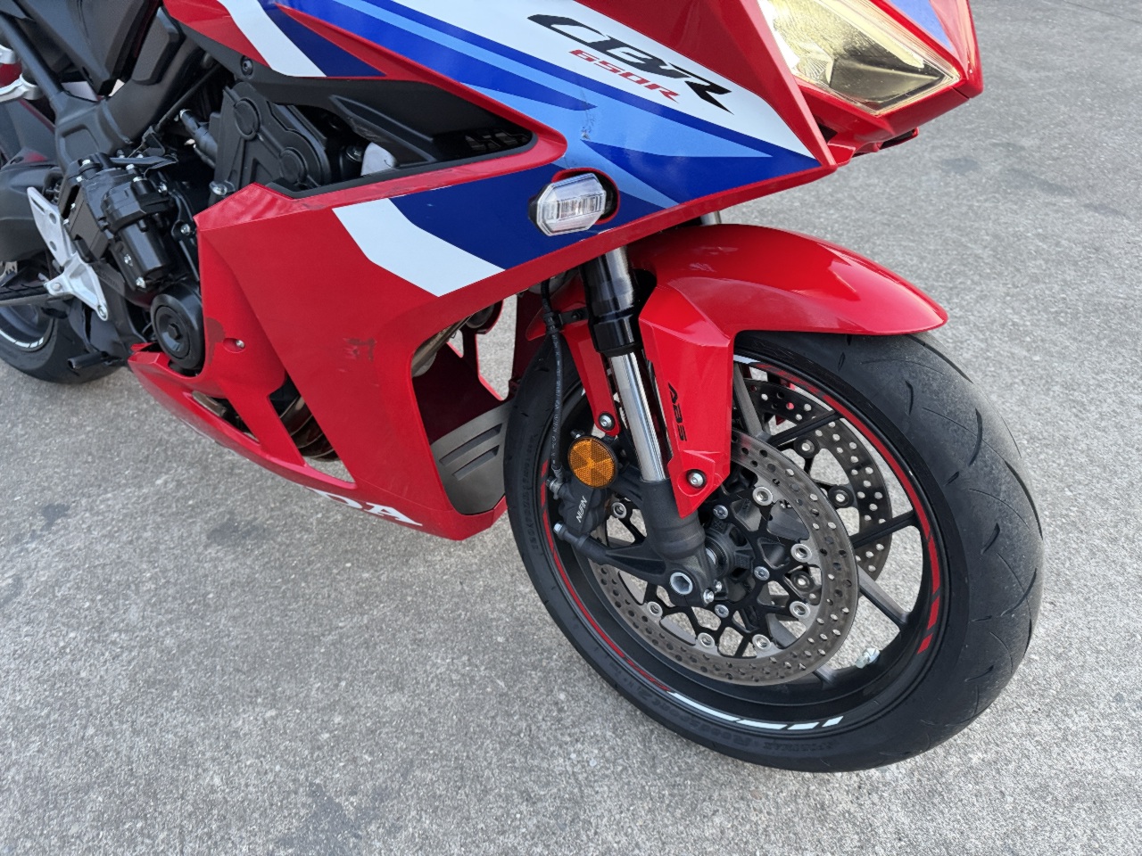 2025 Honda CBR650R E-CLUTCH